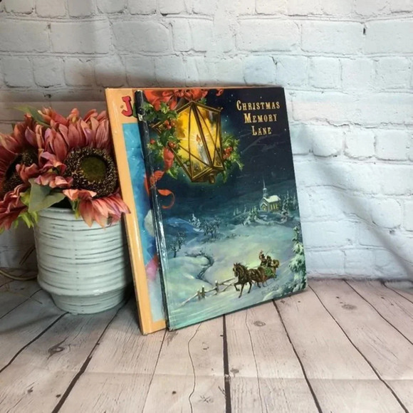 Pair of vintage childrens Christmas books